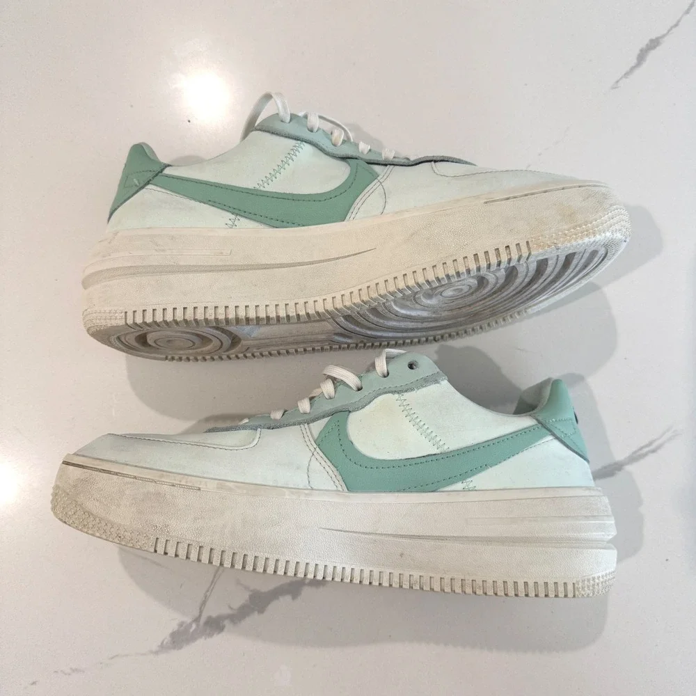 Nike‎ Air Force 1 Low Platform Swoosh Womens Size 10 Sneakers Shoes DX3730-300